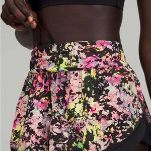 Lululemon Calm Tides Lined Running Short 2.5" size 4